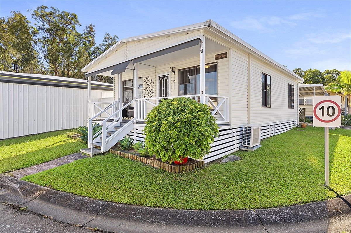 UNDER CONTRACT – GREAT PRESENTATION – EASY ACCESS CARPORT – OPEN AND SPACIOUS ROOMS