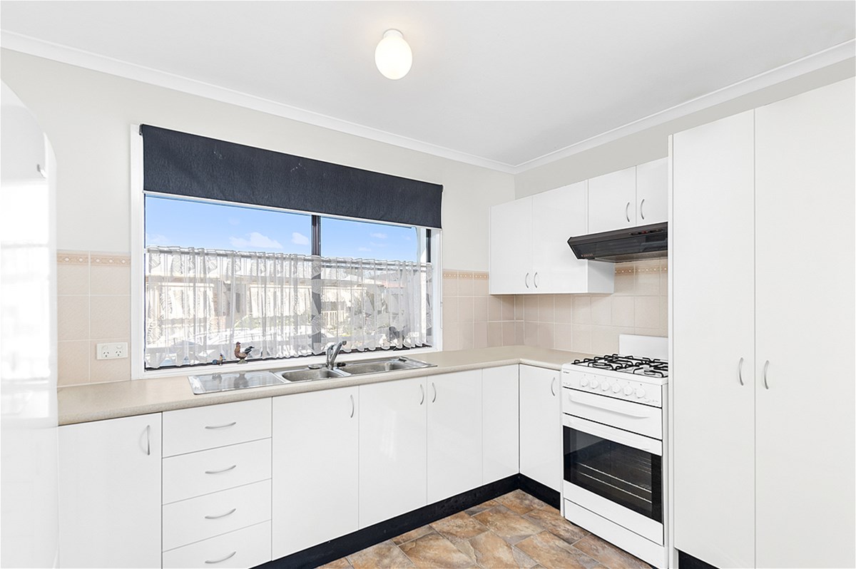 UNDER CONTRACT – GREAT PRESENTATION 4