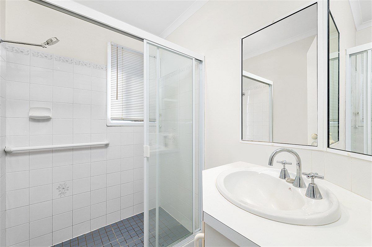 UNDER CONTRACT – GREAT PRESENTATION 5