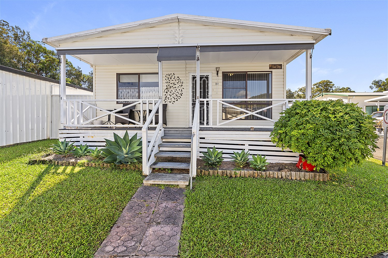 UNDER CONTRACT – GREAT PRESENTATION 8