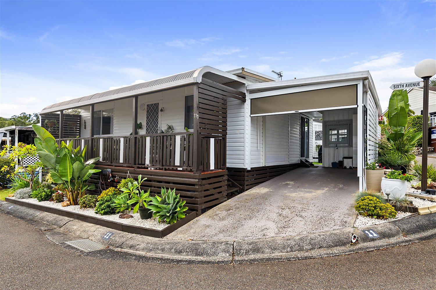 DEPOSIT TAKEN – UNDER CONTRACT 11