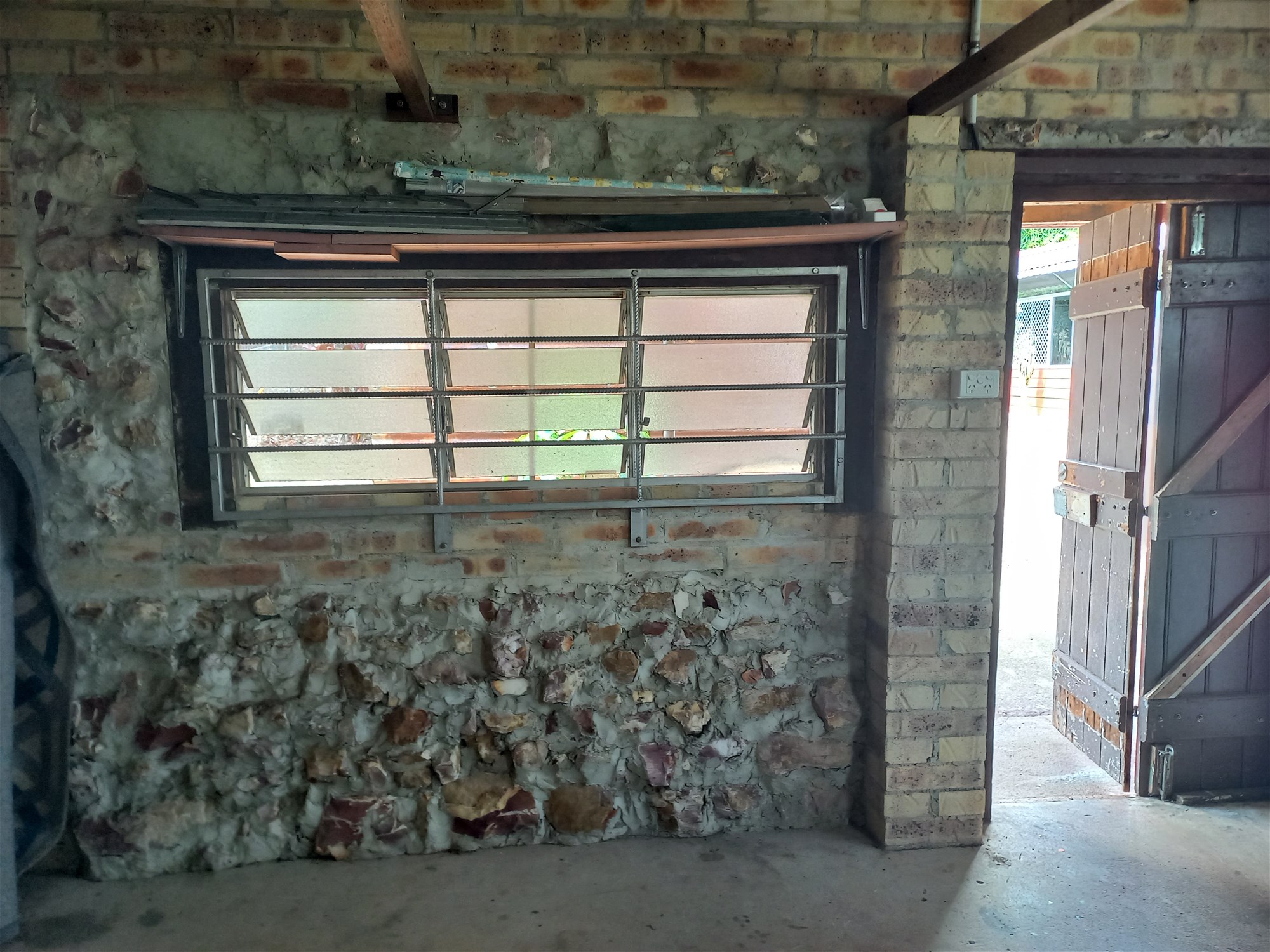 Funky low maintenance home! 23