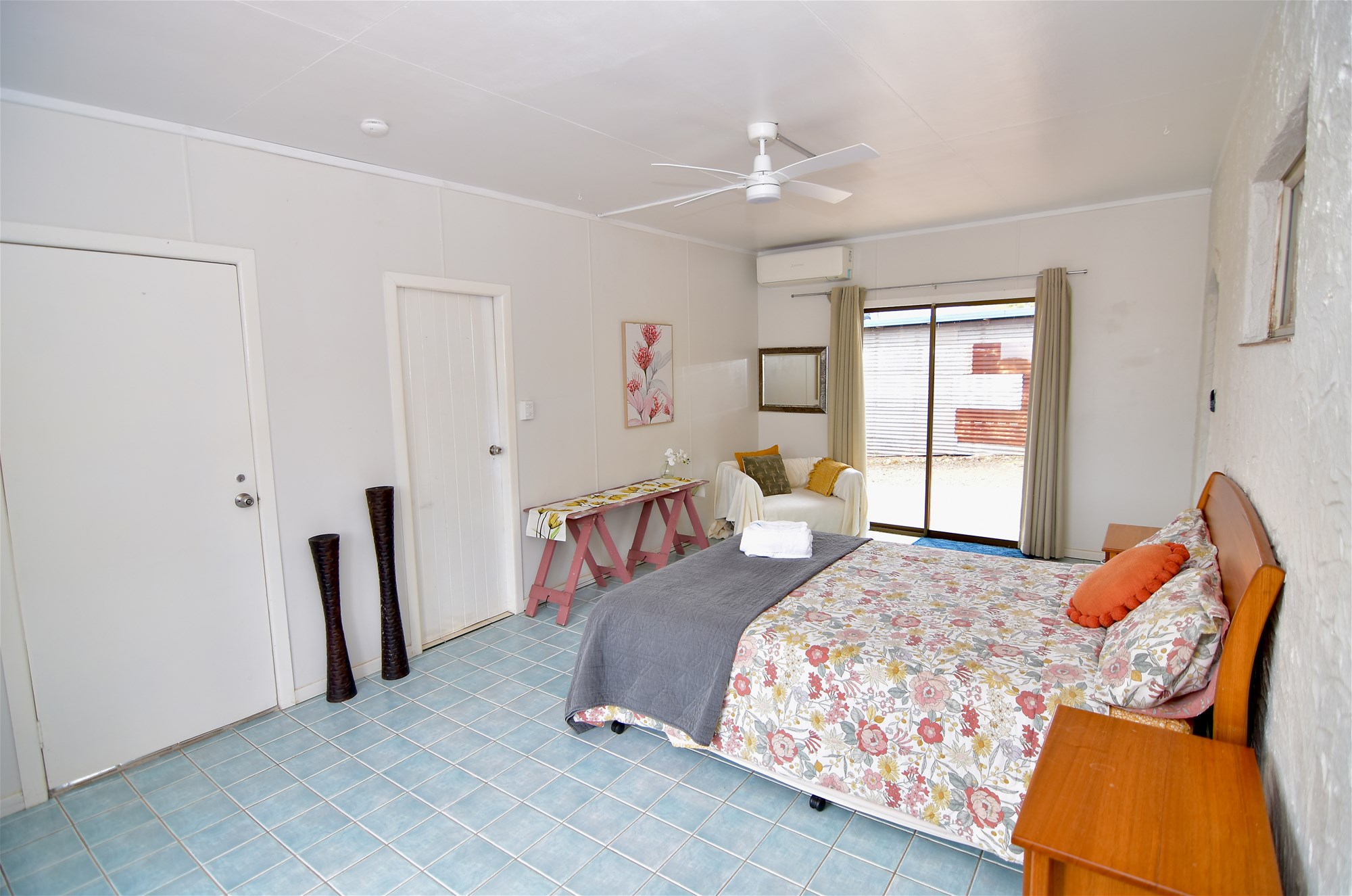 Funky low maintenance home! 6