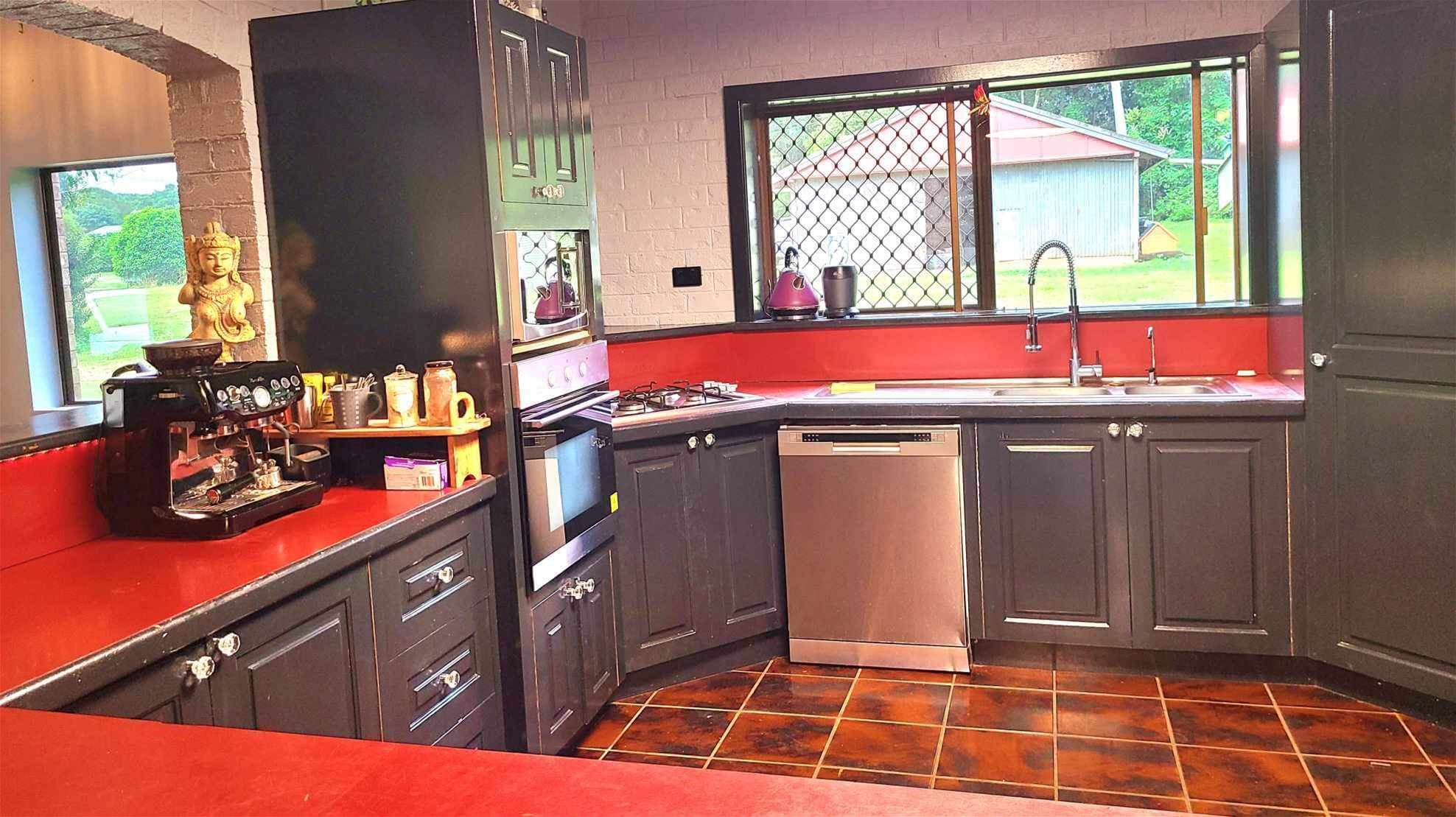 UNDER CONTRACT -The Perfect Family 6