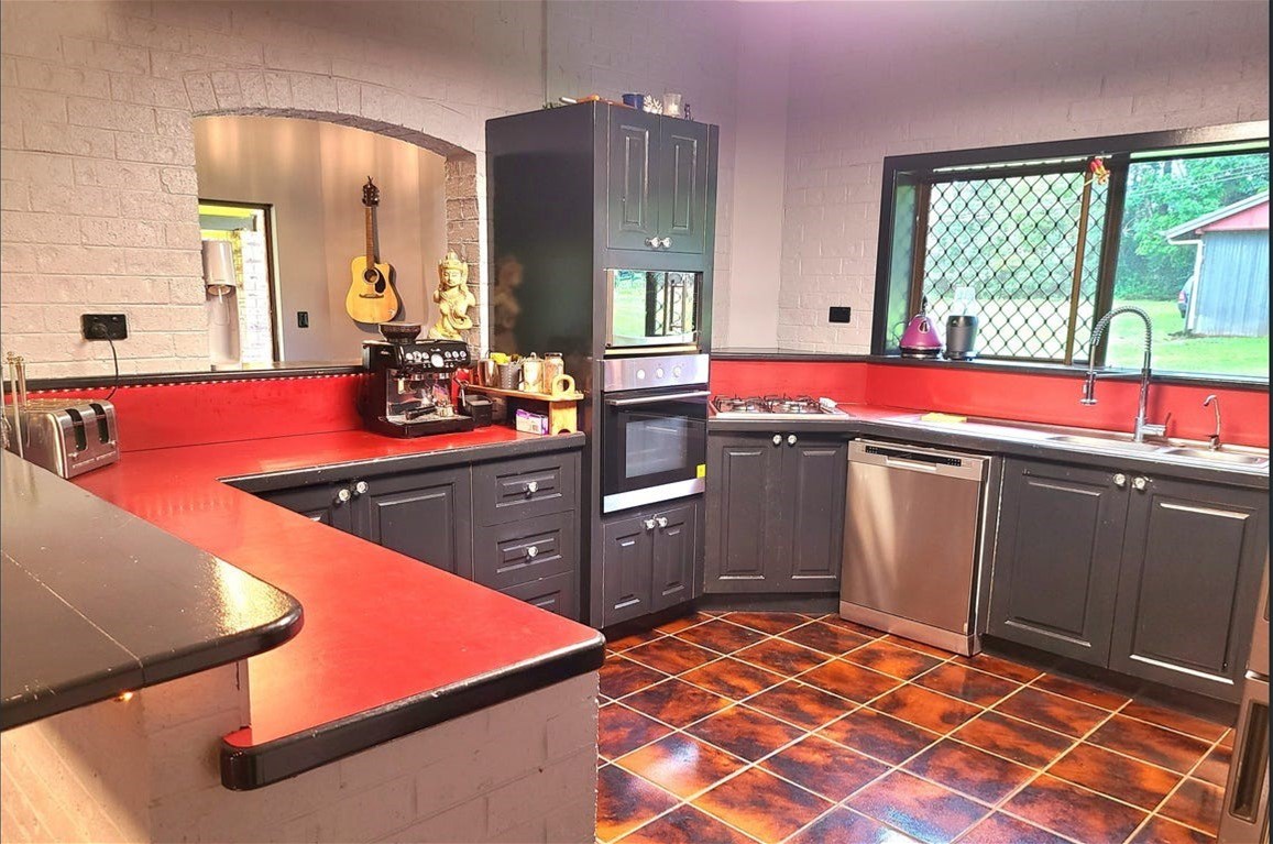 UNDER CONTRACT -The Perfect Family 7