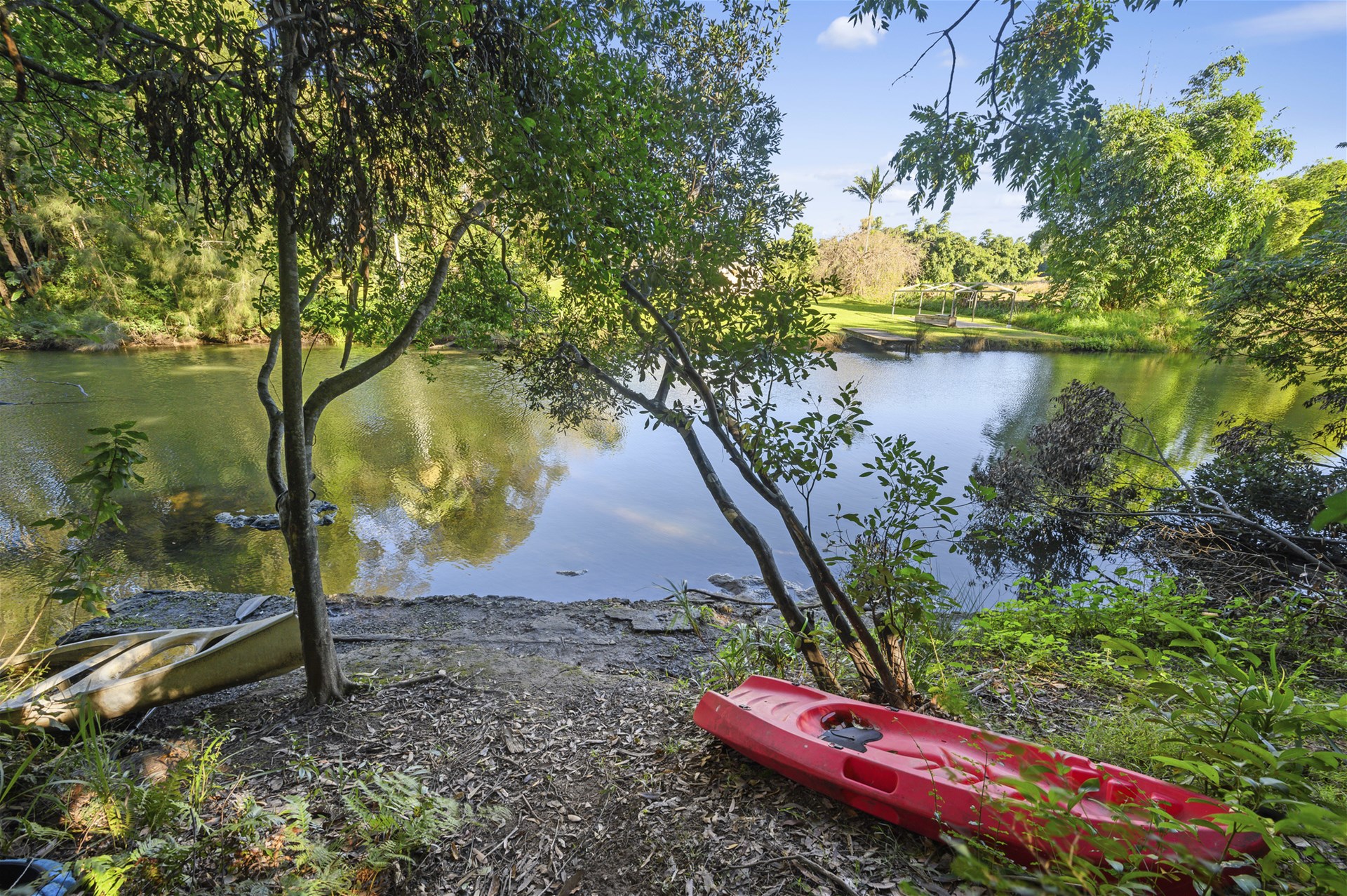 Fishing, Golf, Lifestyle + Privacy! 4