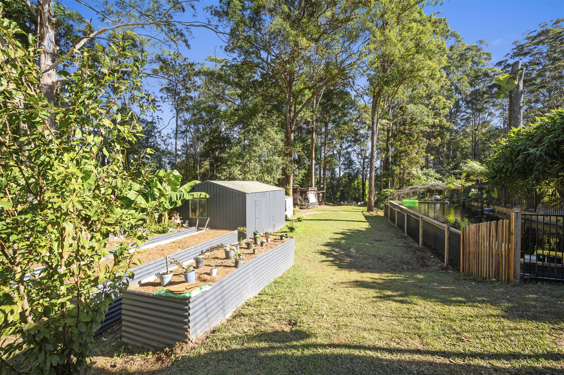 Fishing, Golf, Lifestyle + Privacy! 23