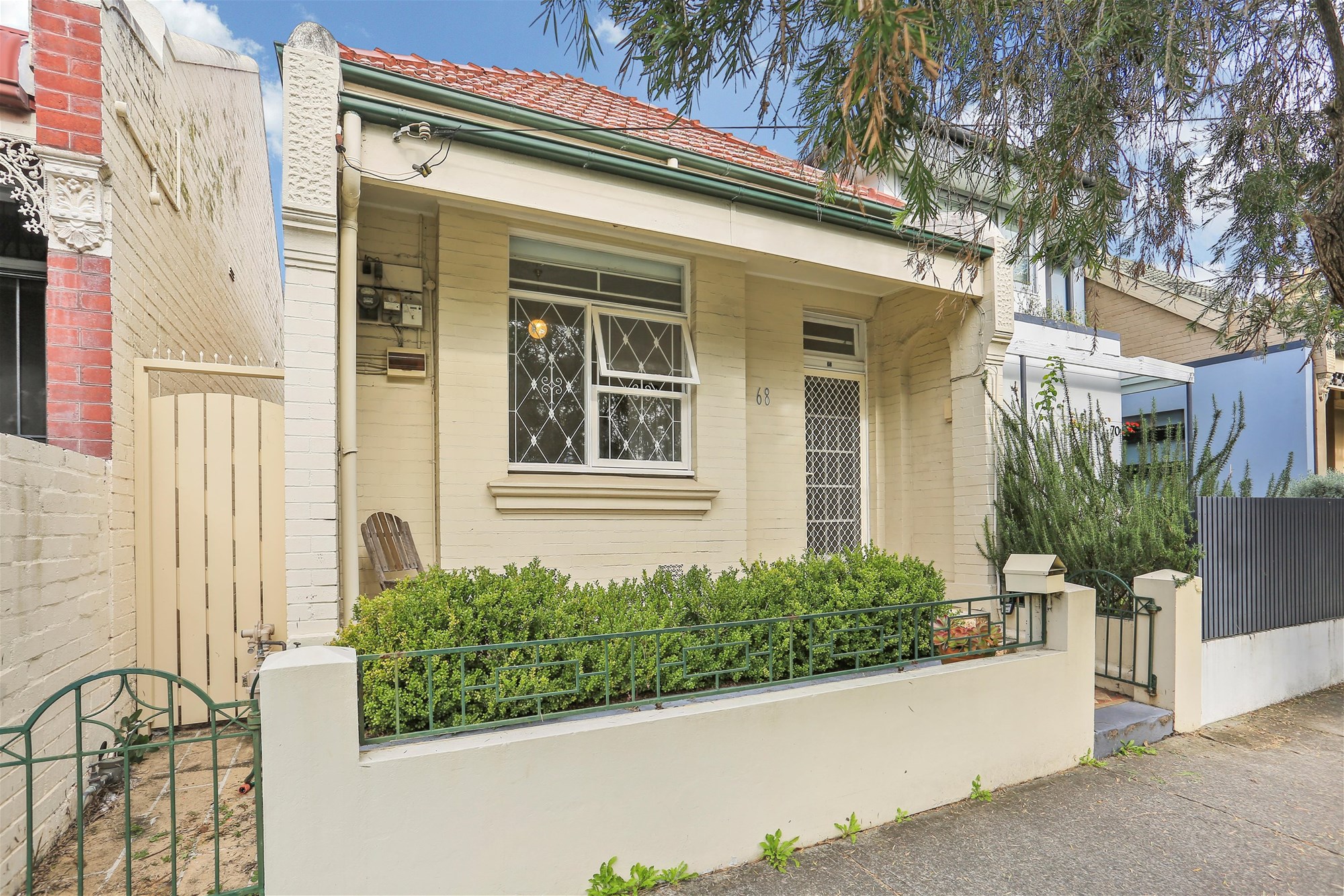 Charming Home On The Park