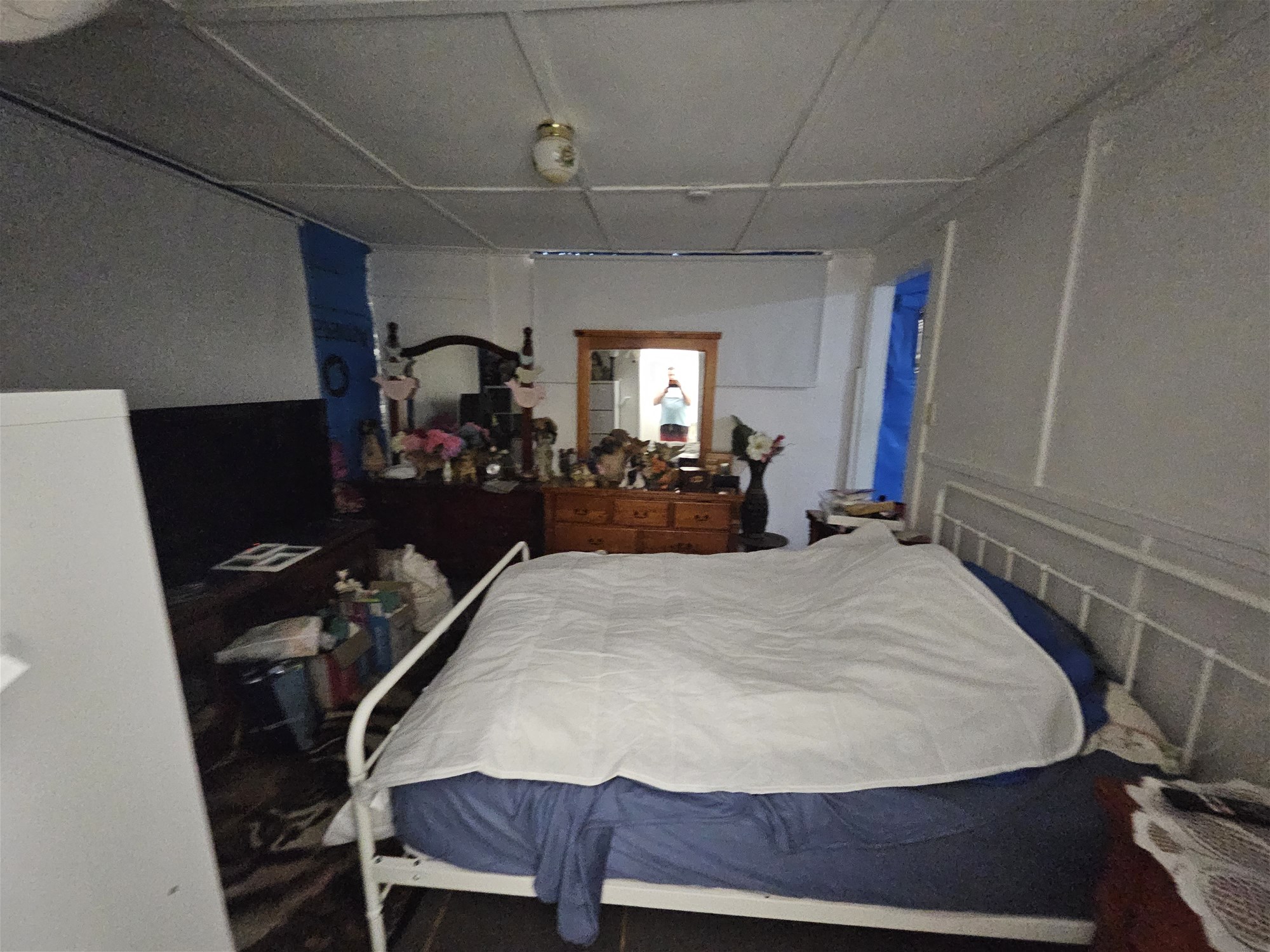 House with shop attached 16