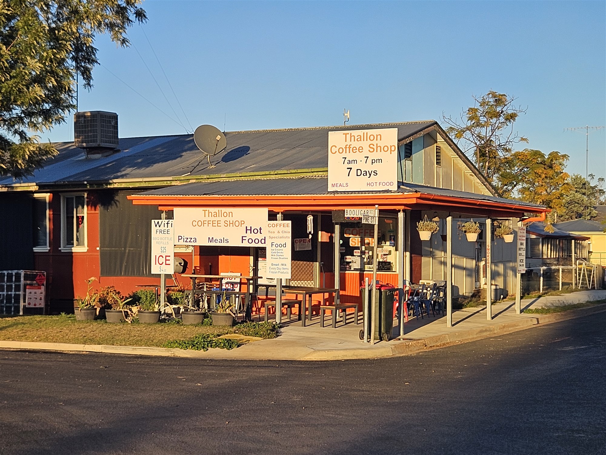 House with shop attached