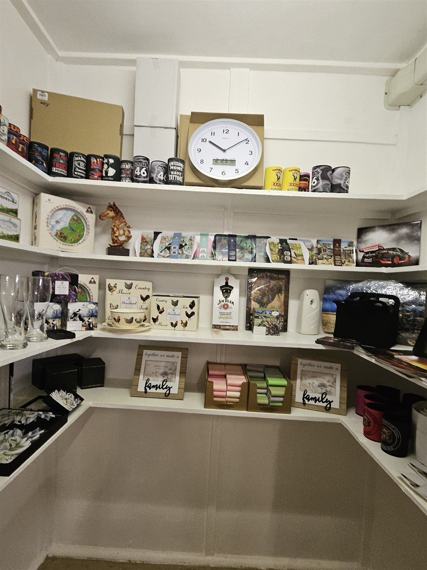 House with shop attached 18