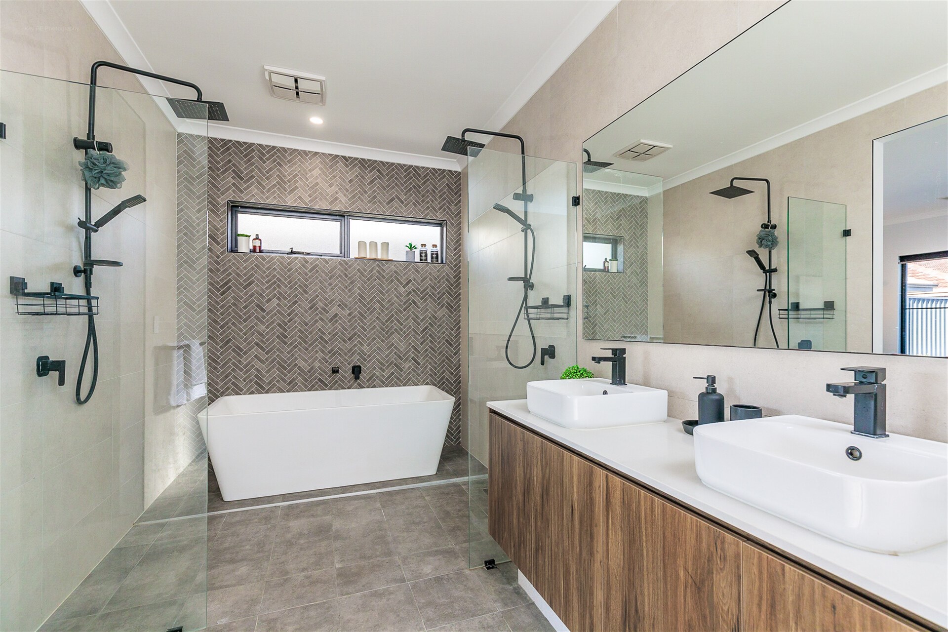 Newly built oasis 19