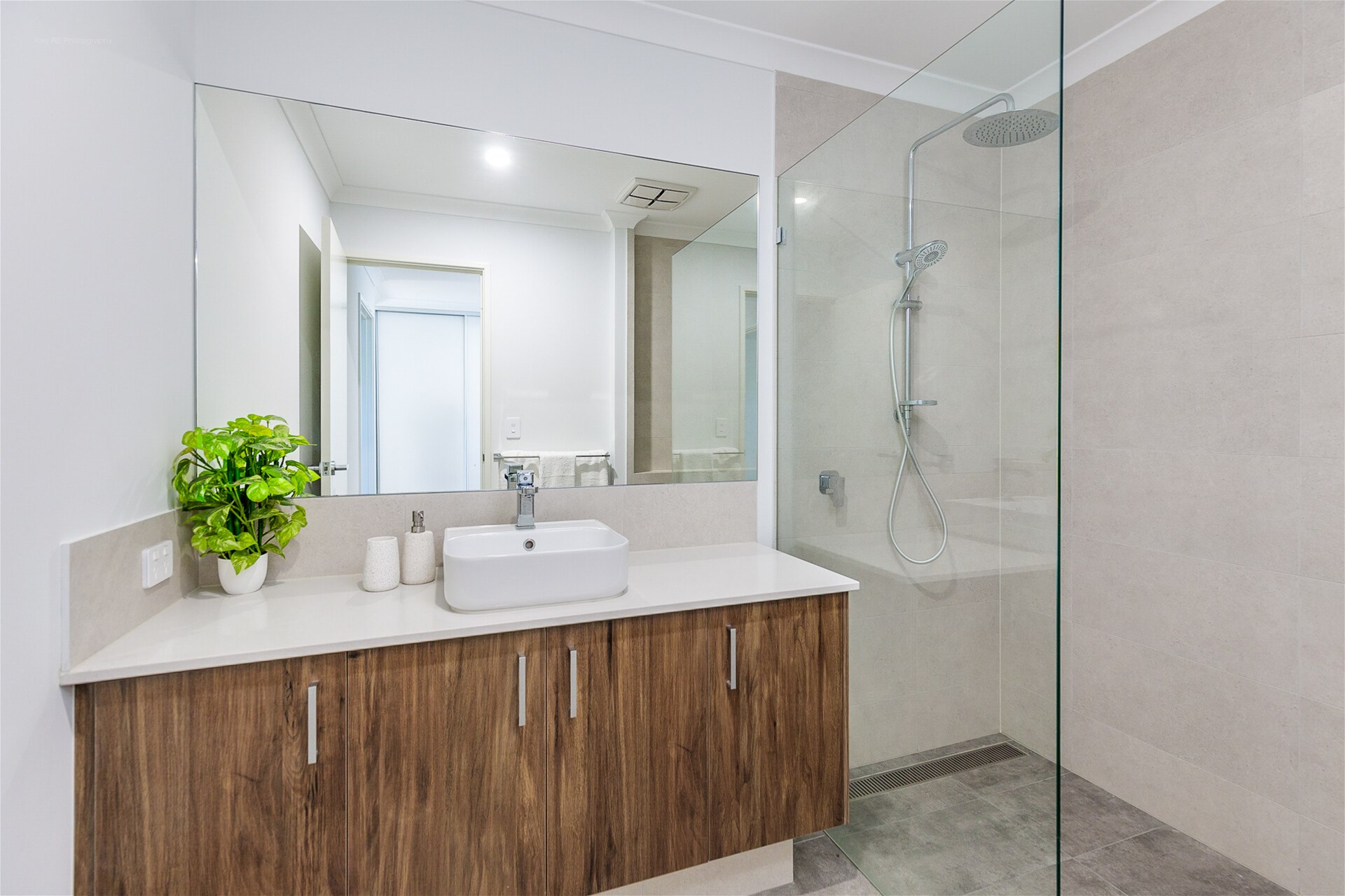 Newly built oasis 25