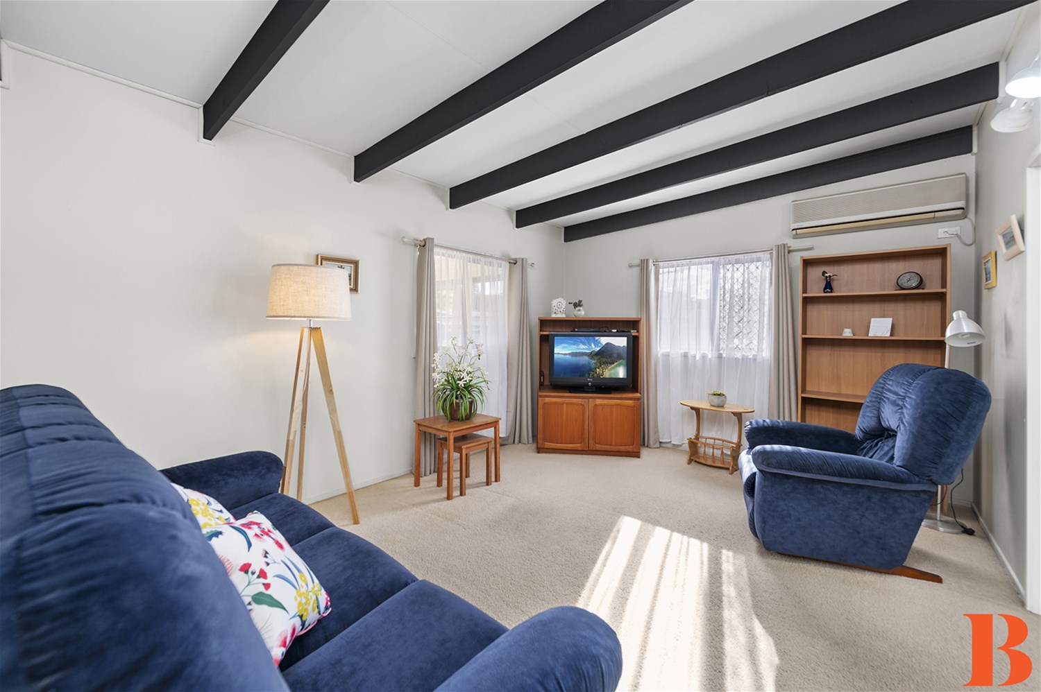 UNDER CONTRACT/DEPOSIT TAKEN – Full 6