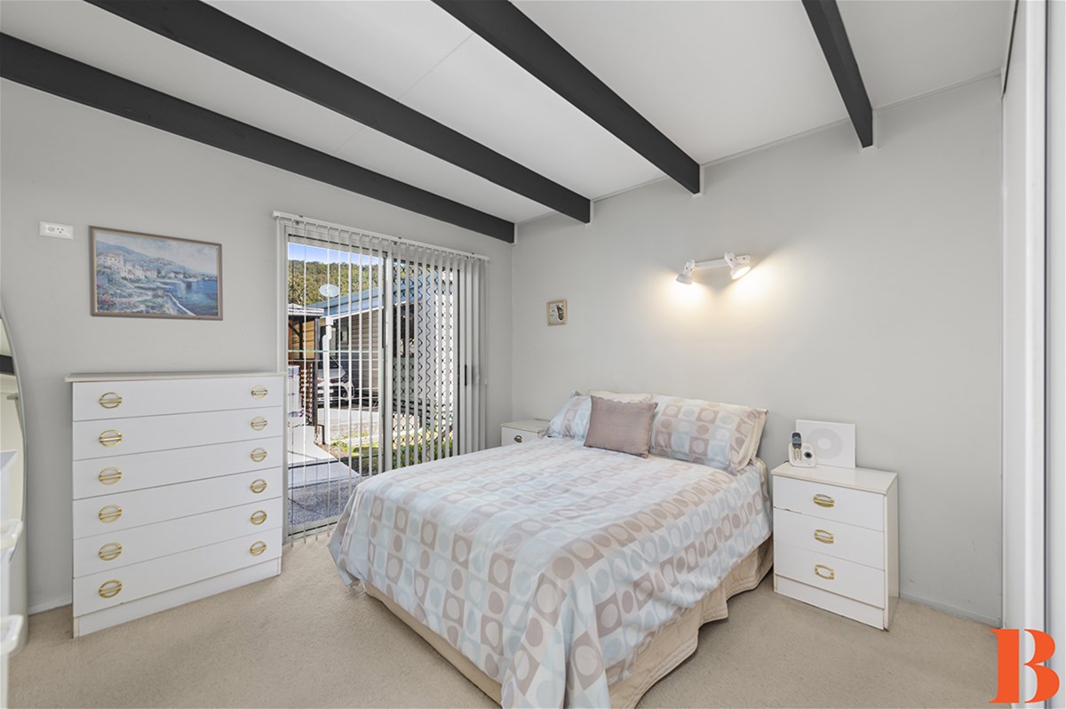 UNDER CONTRACT/DEPOSIT TAKEN – Full 7