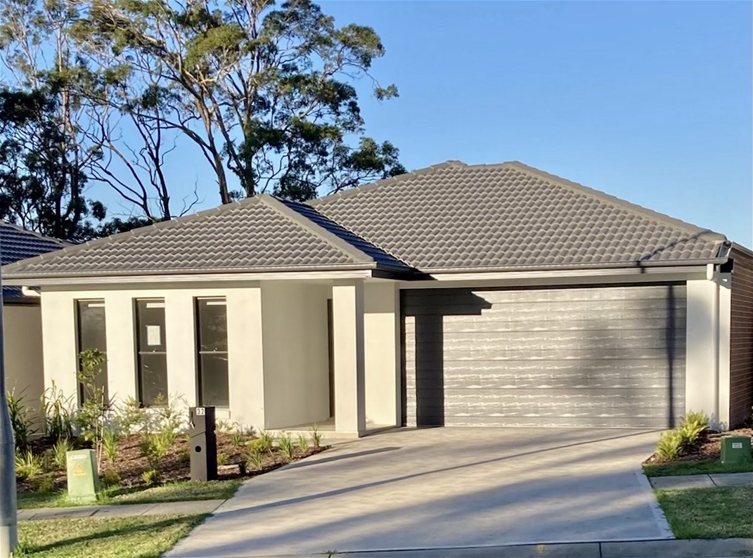 Stunning, newly built home – 10