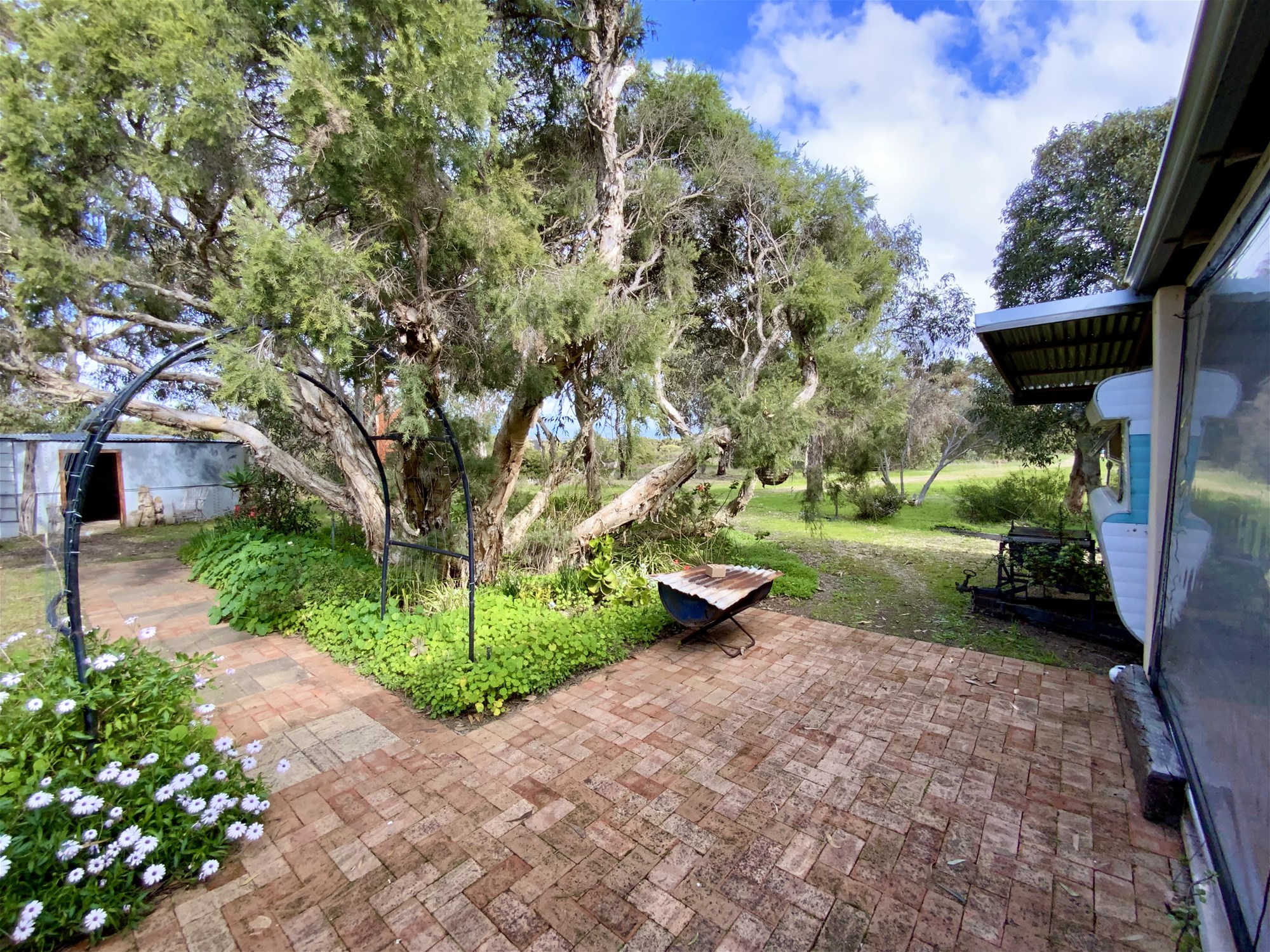 Unique Rural Retreat Lifestyle 25