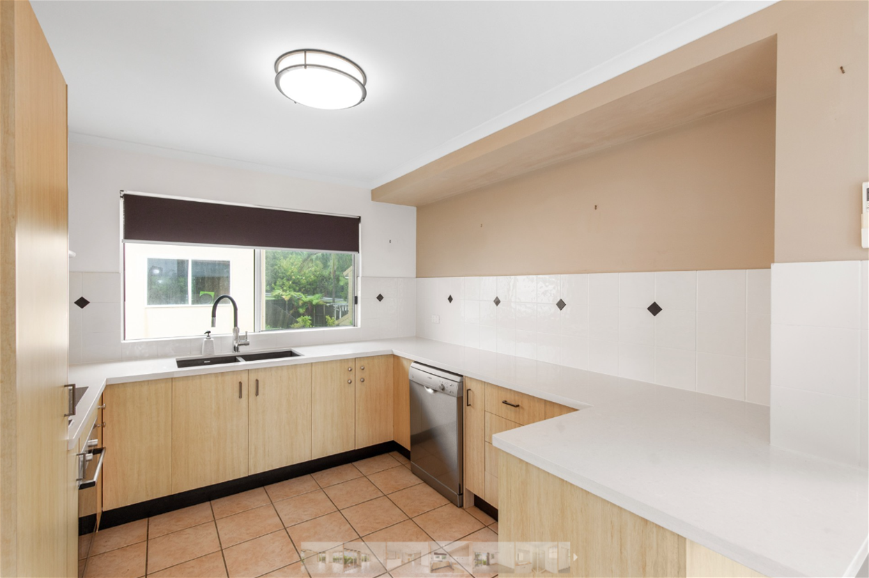 “Stunning Townhouse in Sunrise Beach – 2 minutes to Sunshine Beach and 5 minutes to Hastings Street Noosa – Your Perfect Coastal Oasis Awaits!”