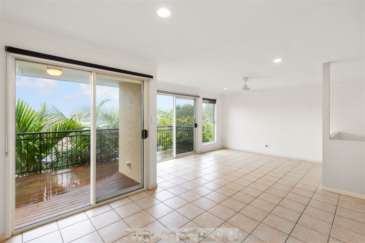 “Stunning Townhouse in Sunrise Beach 3