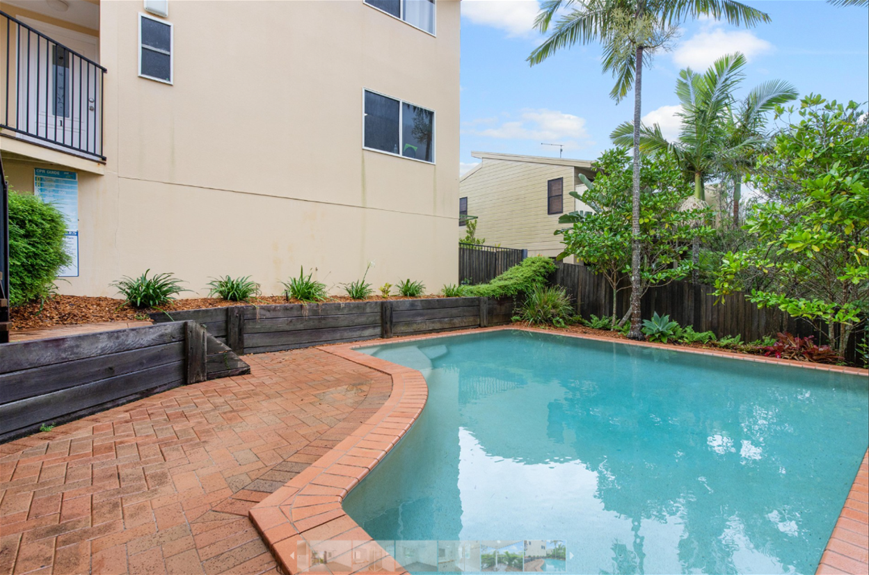 “Stunning Townhouse in Sunrise Beach 11