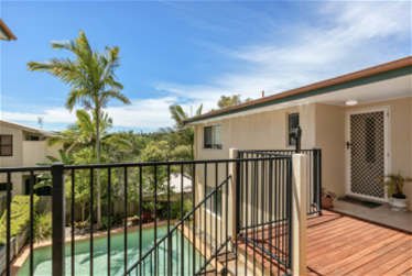 “Stunning Townhouse in Sunrise Beach 12