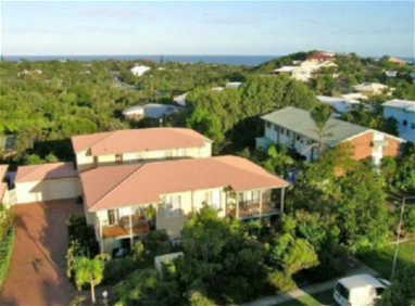 “Stunning Townhouse in Sunrise Beach 18
