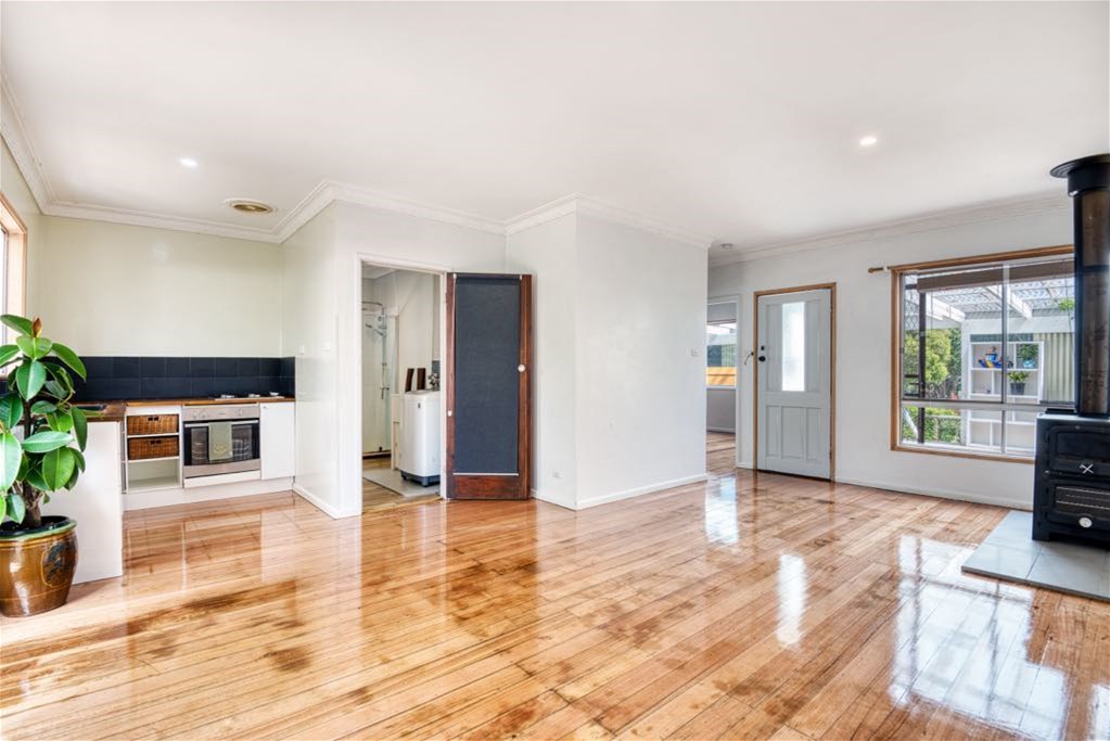 “Charming Seaside Retreat: short stroll 5