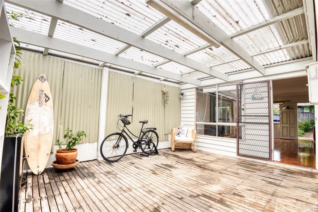 “Charming Seaside Retreat: short stroll 2