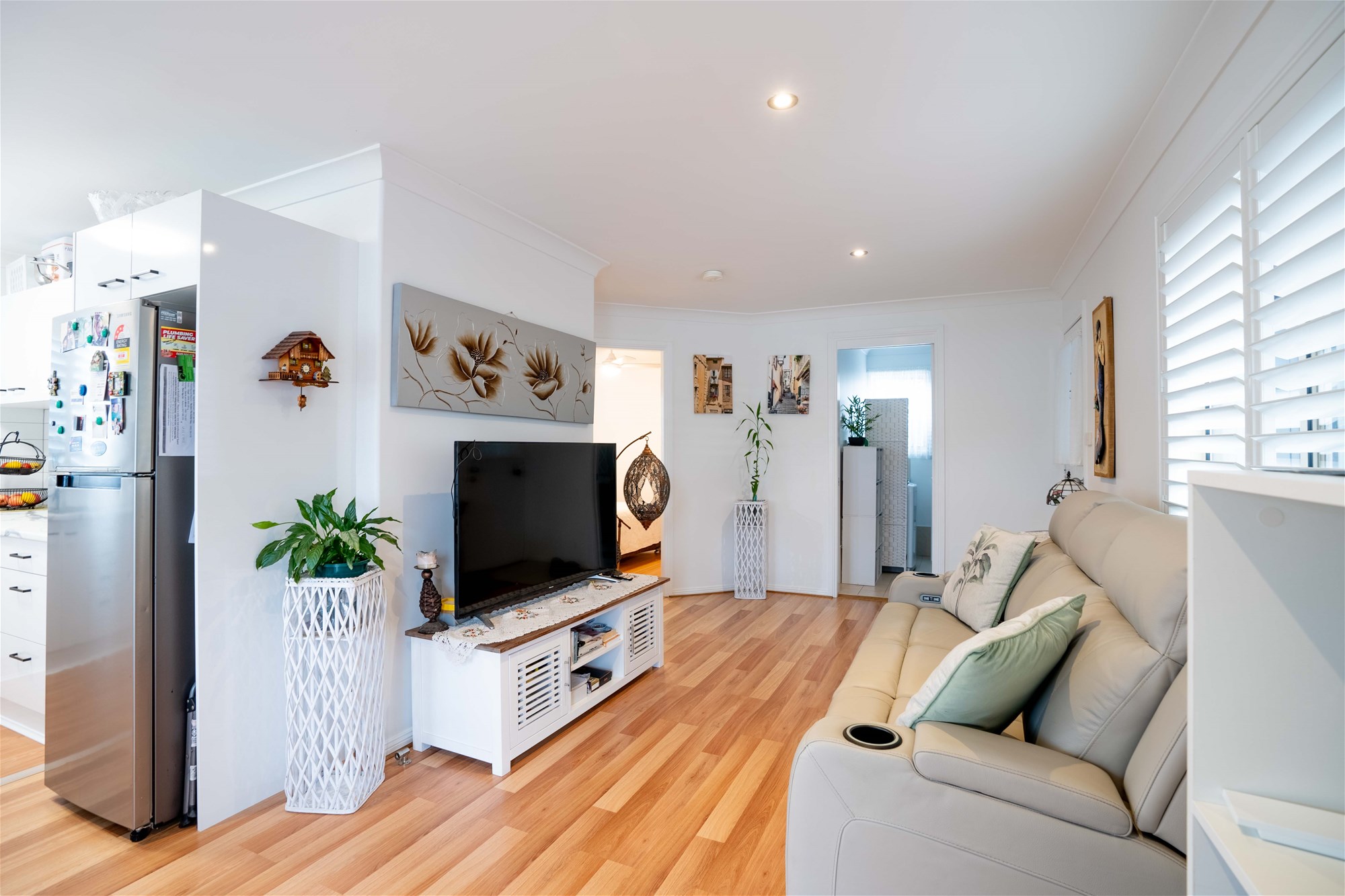 DEPOSIT TAKEN/UNDER CONTRACT – Great Value at Broadlands – Presentation Perfect – Private Courtyard