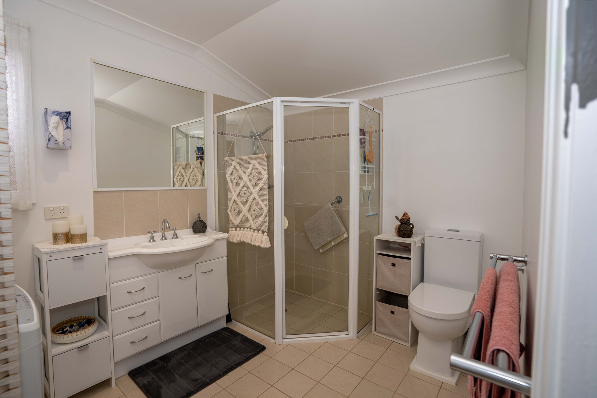 DEPOSIT TAKEN/UNDER CONTRACT – Great 7