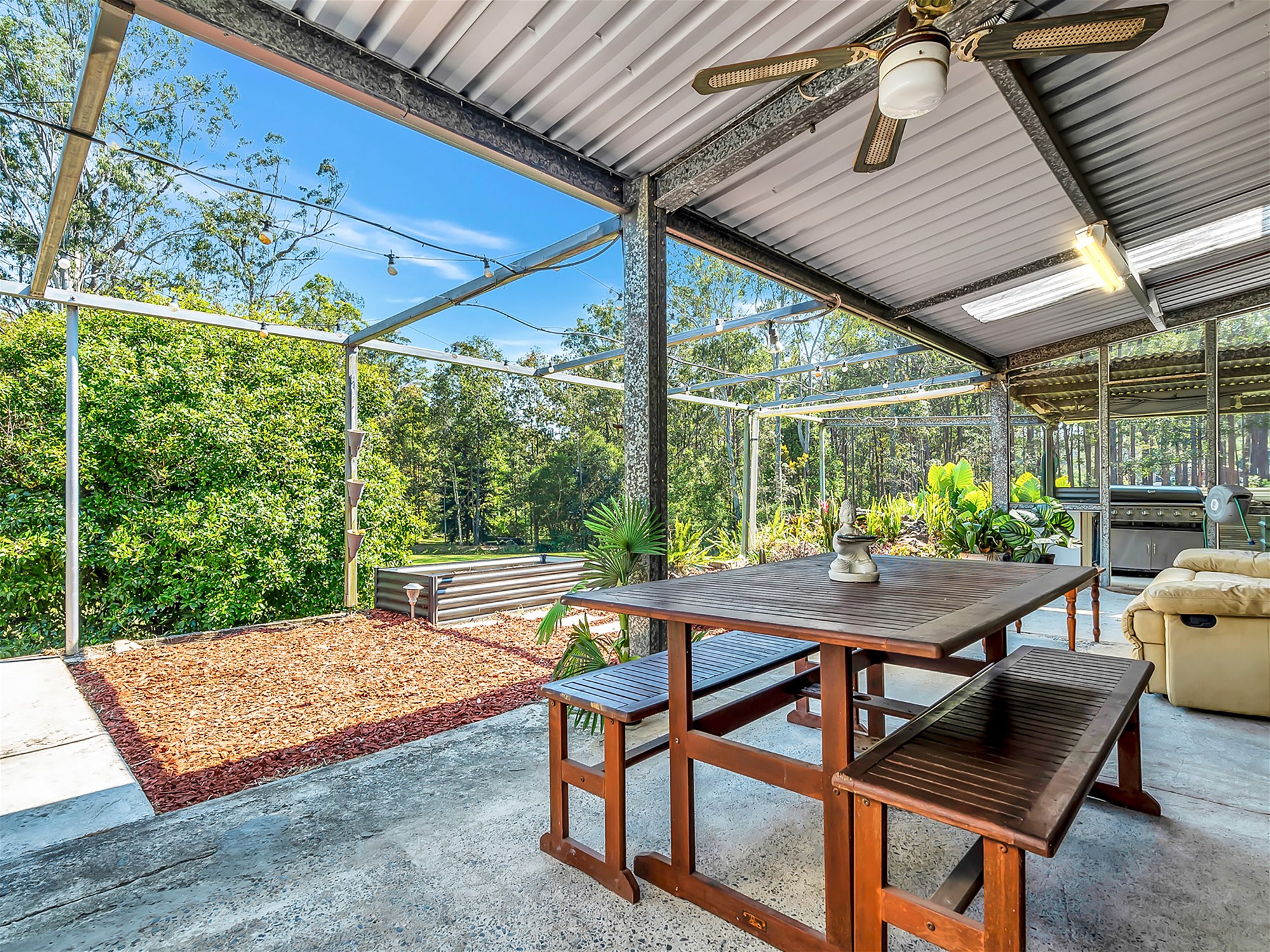 Versatile Shed Style Home on 10
