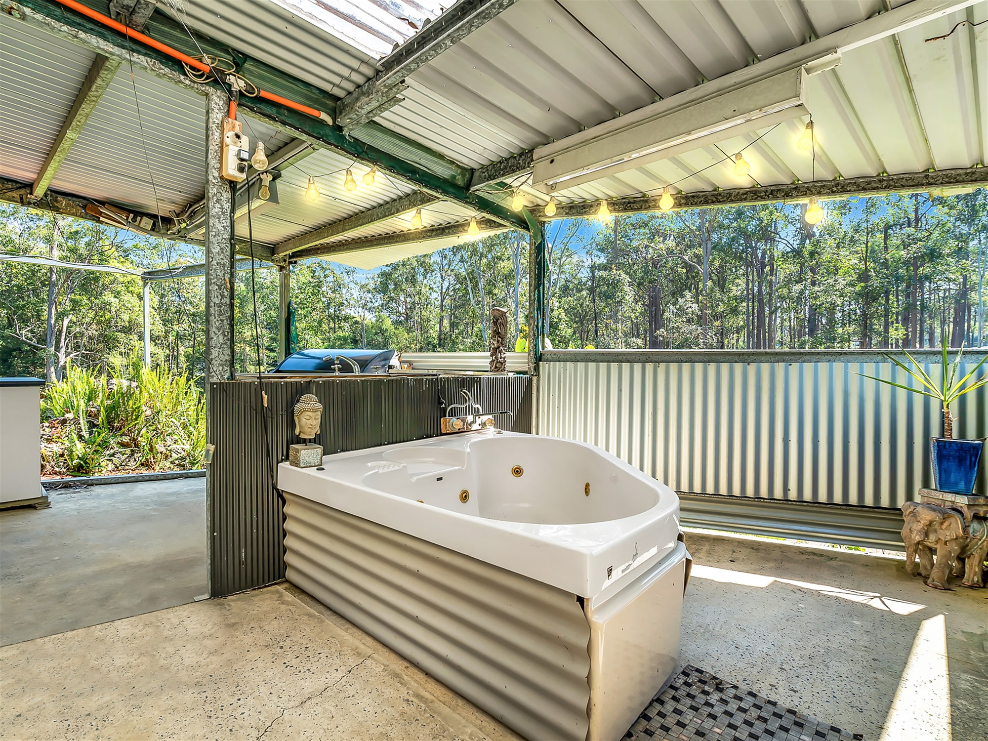 Versatile Shed Style Home on 19