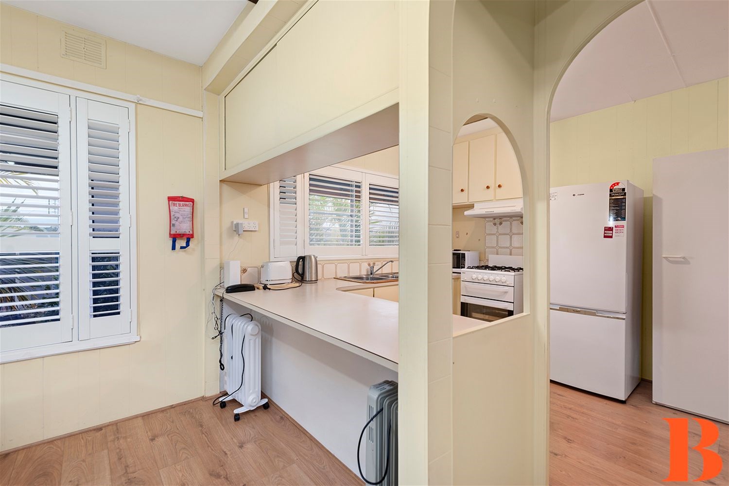 Deposit Taken/Under Contract – Gorgeous 4