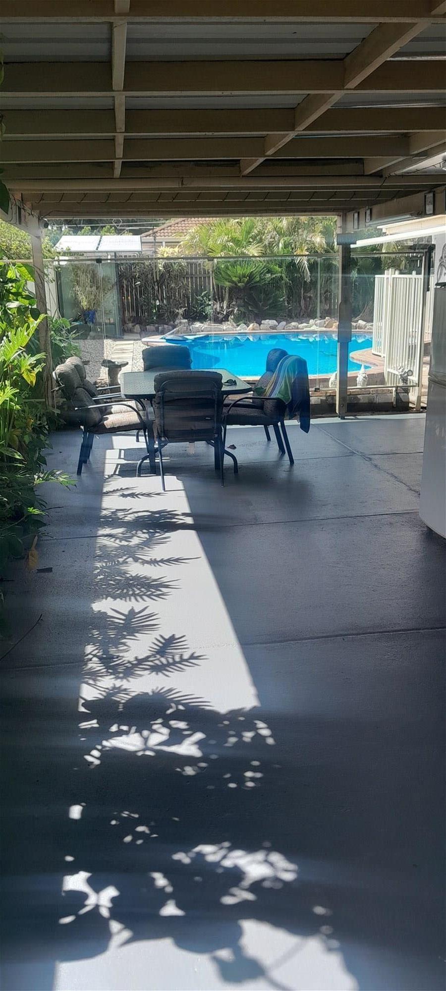 4 Bedroom Home with pool 13