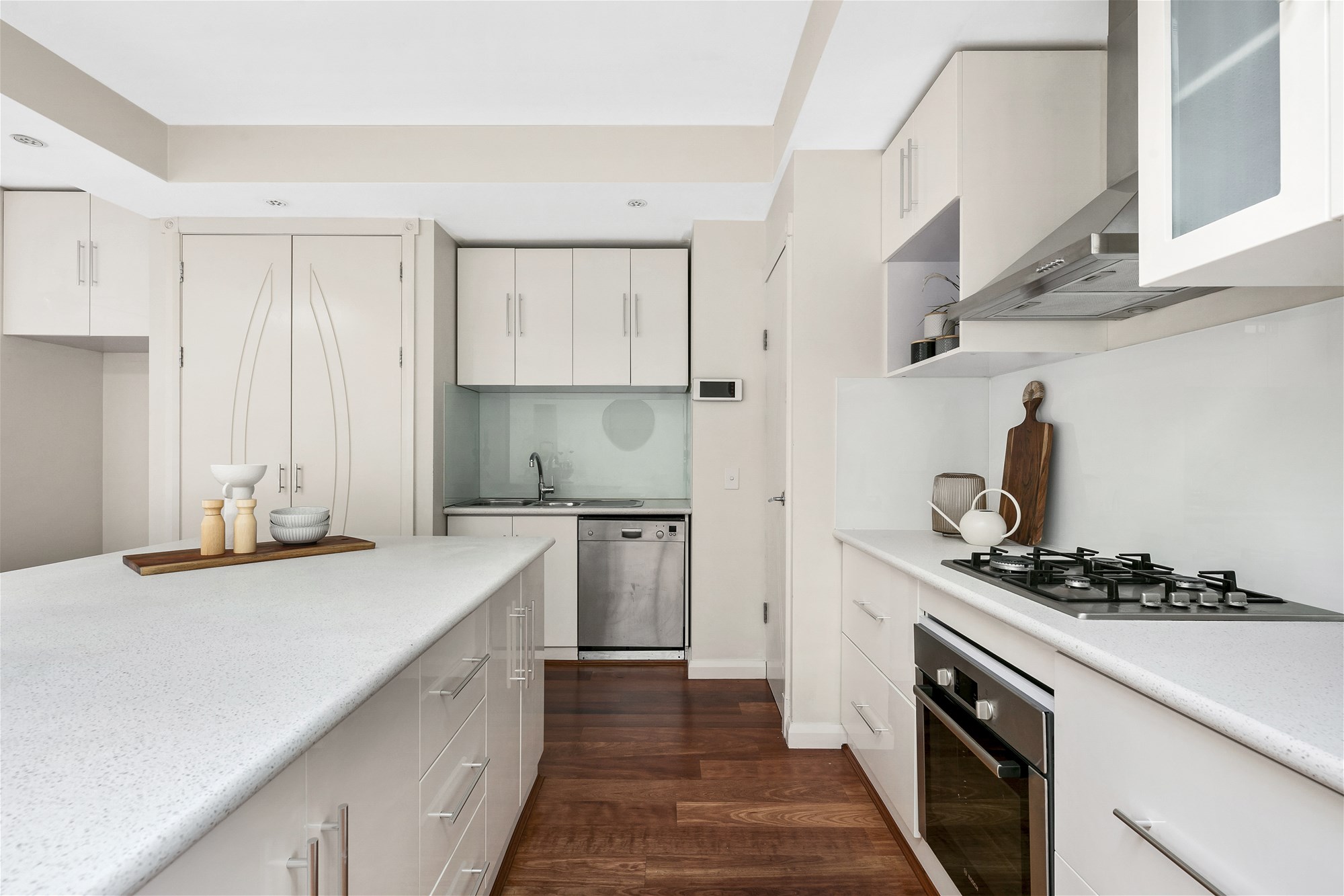 Contemporary Living With City Views 5
