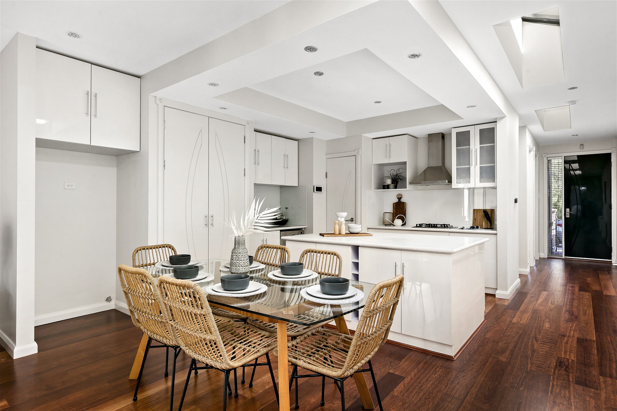 Contemporary Living With City Views 3