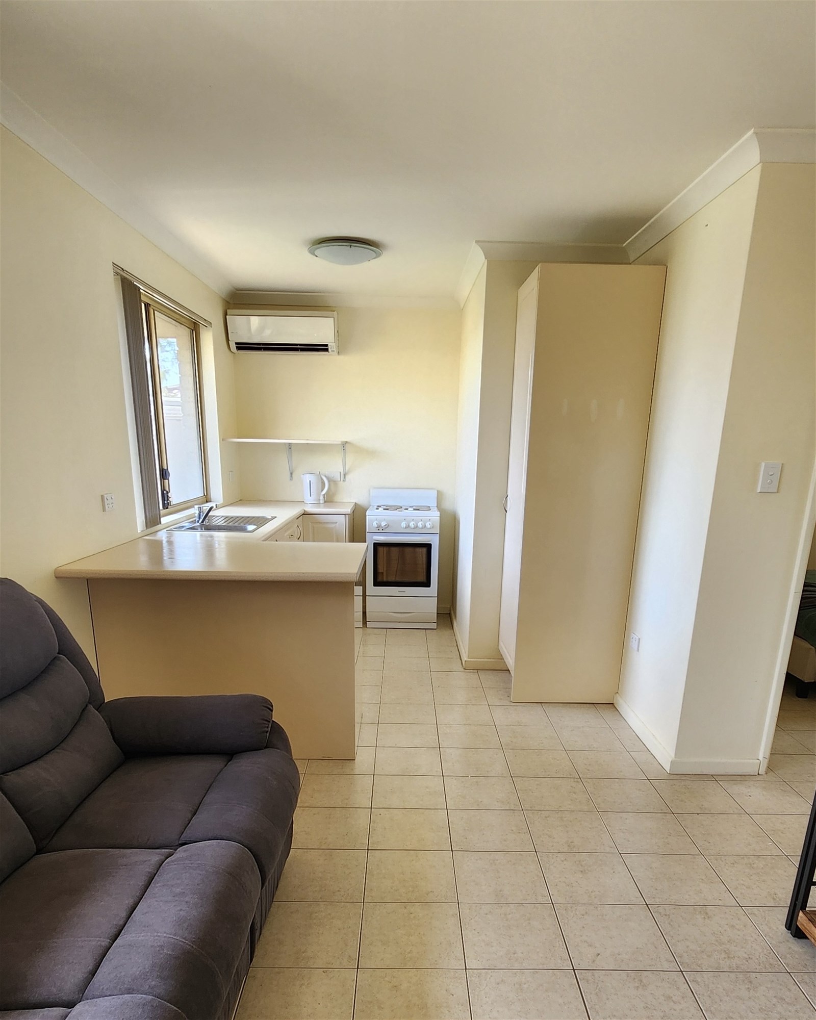 UNDER OFFER 11