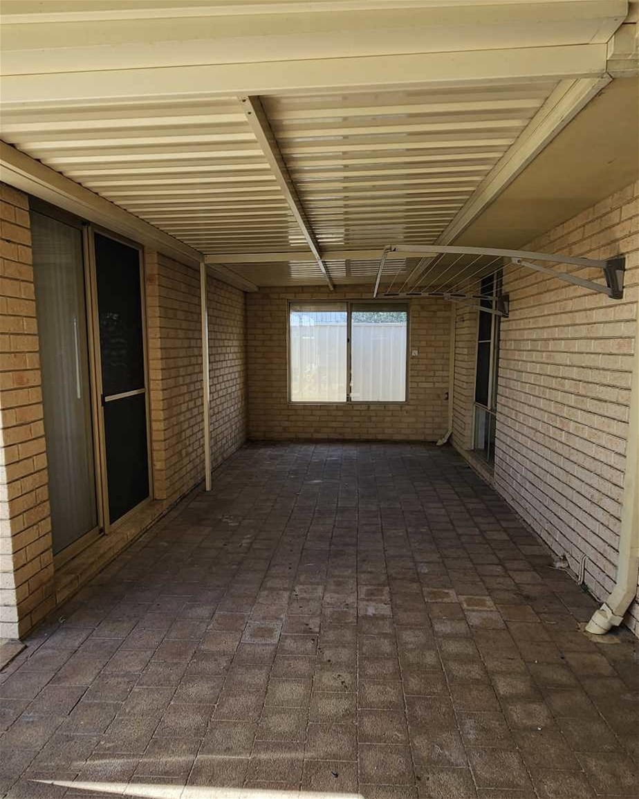 UNDER OFFER 10