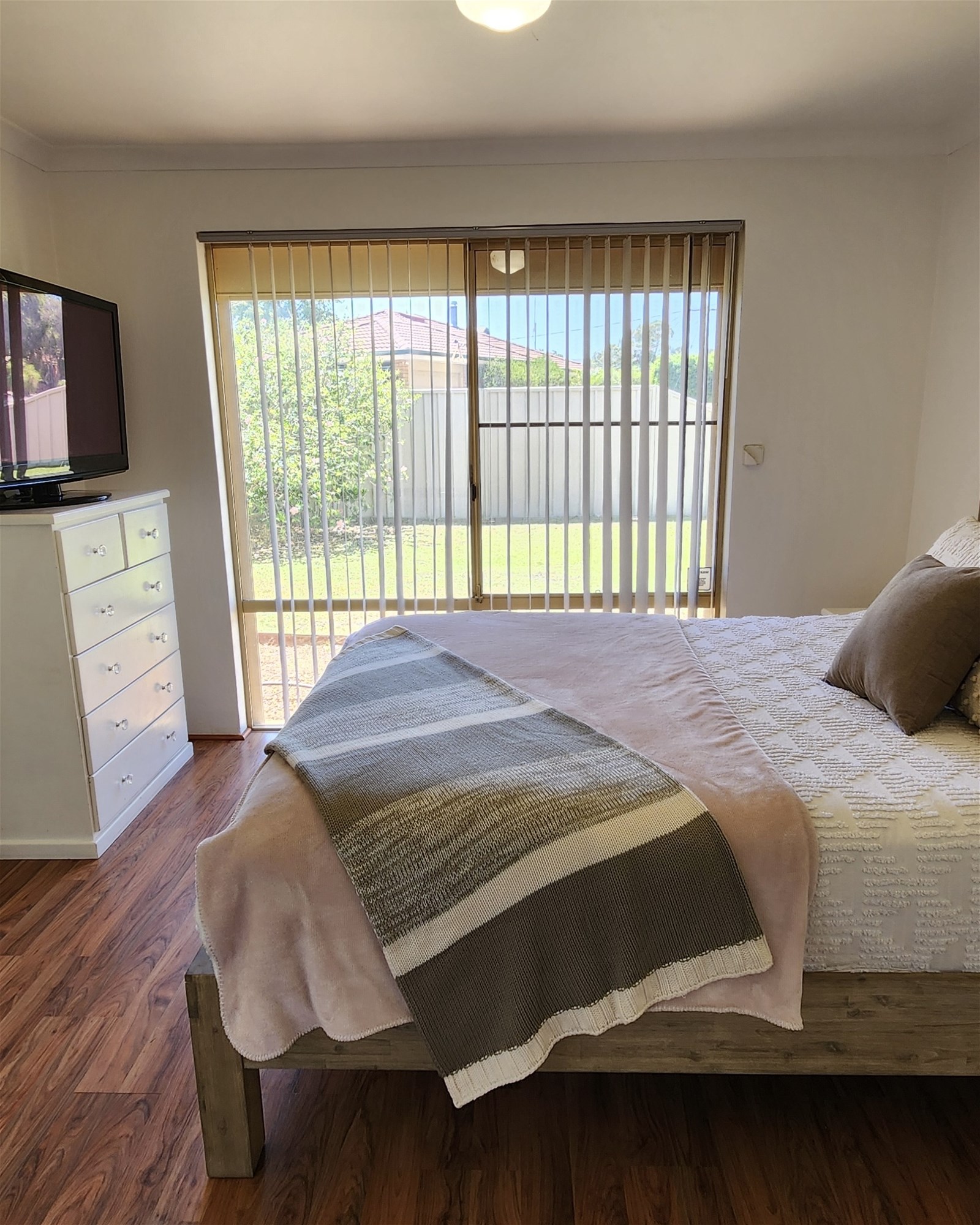 UNDER OFFER 5