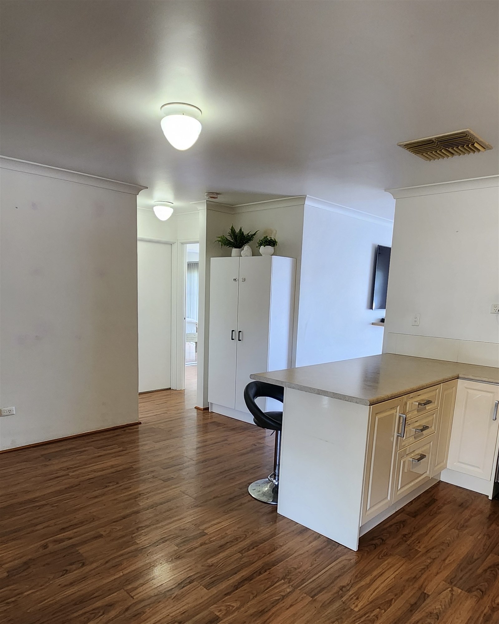 UNDER OFFER 3