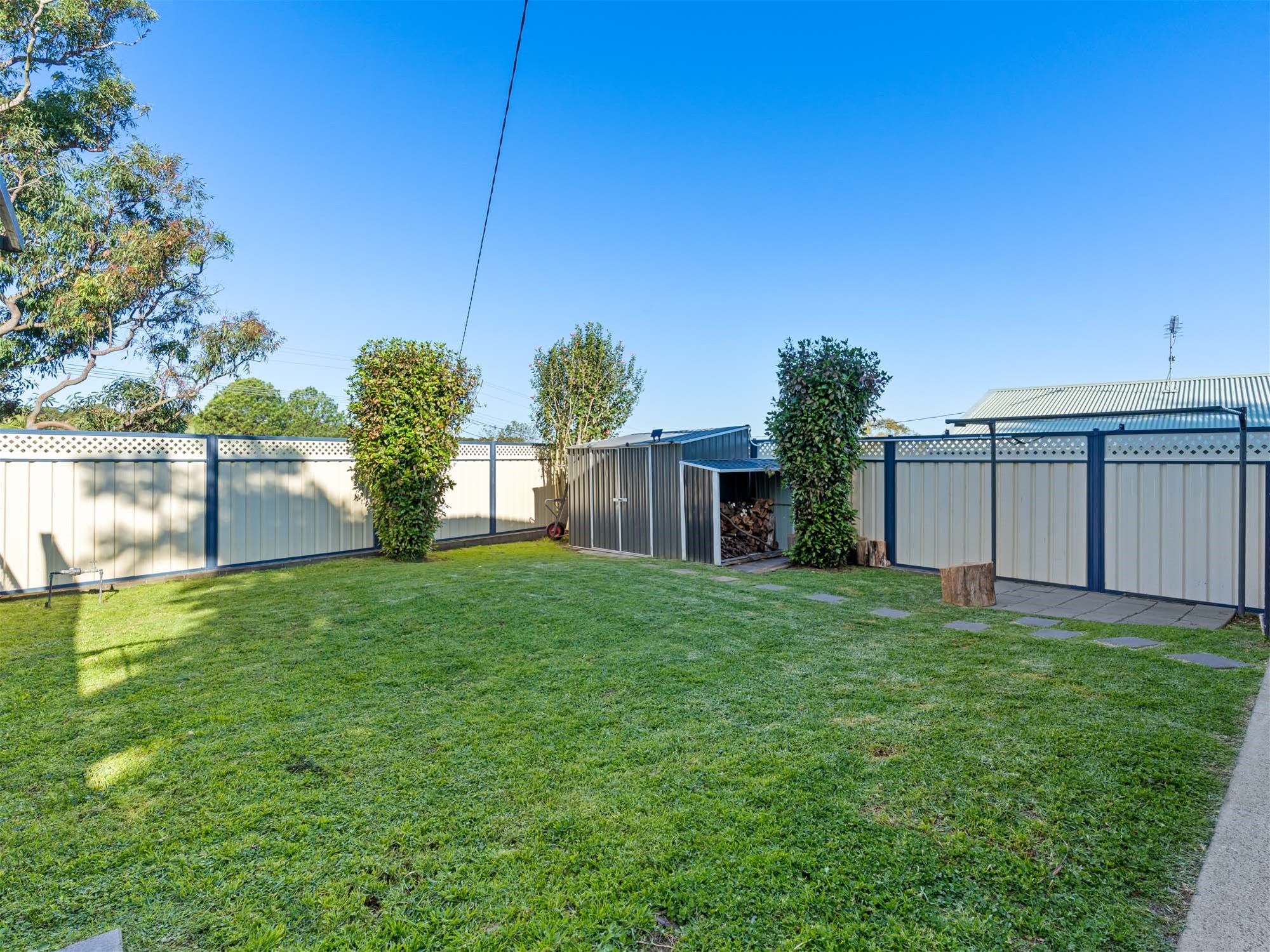 “Stunning Family Home in Mirrabooka: 11