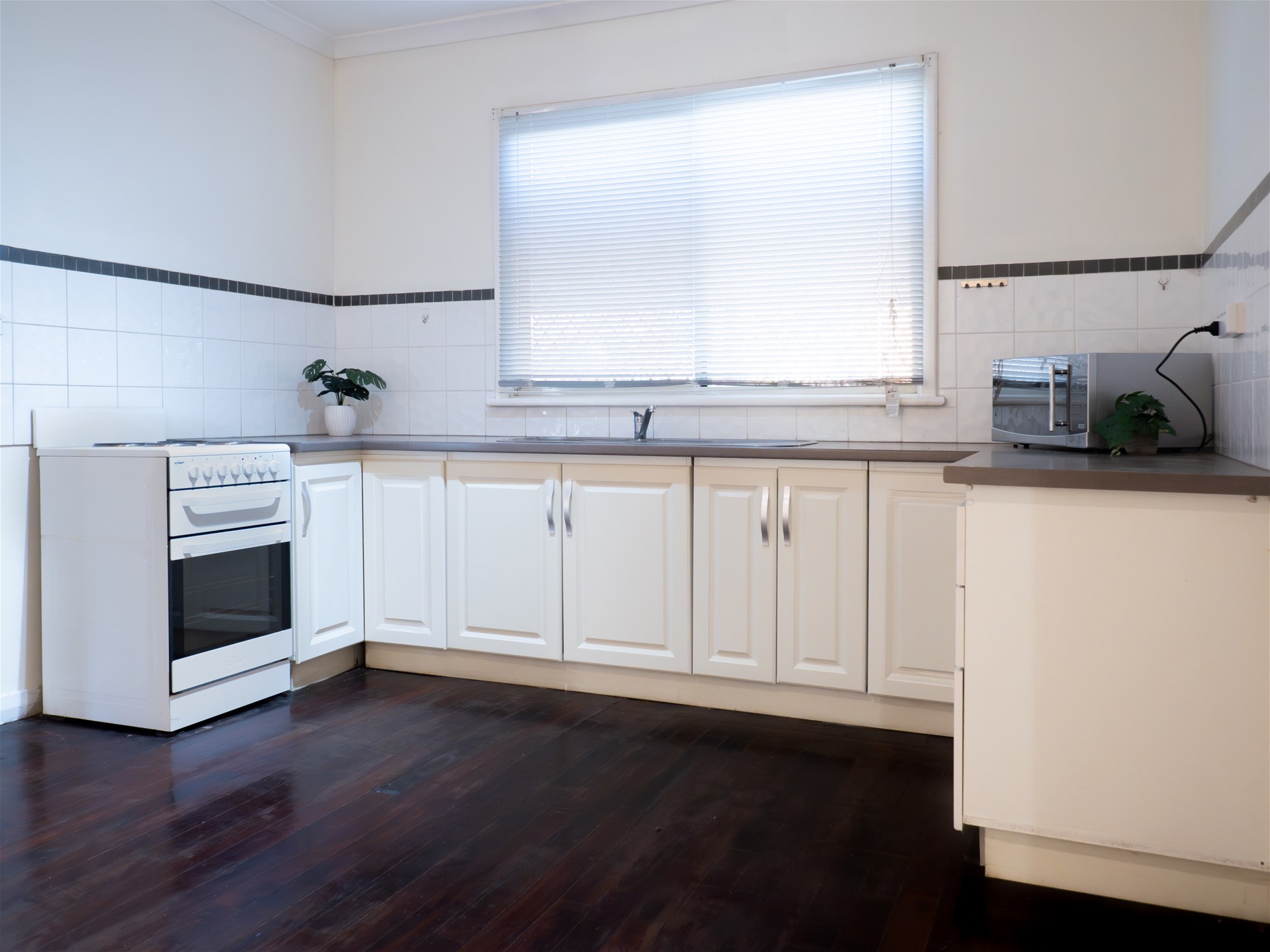 Neat 4 bedroom home in 5