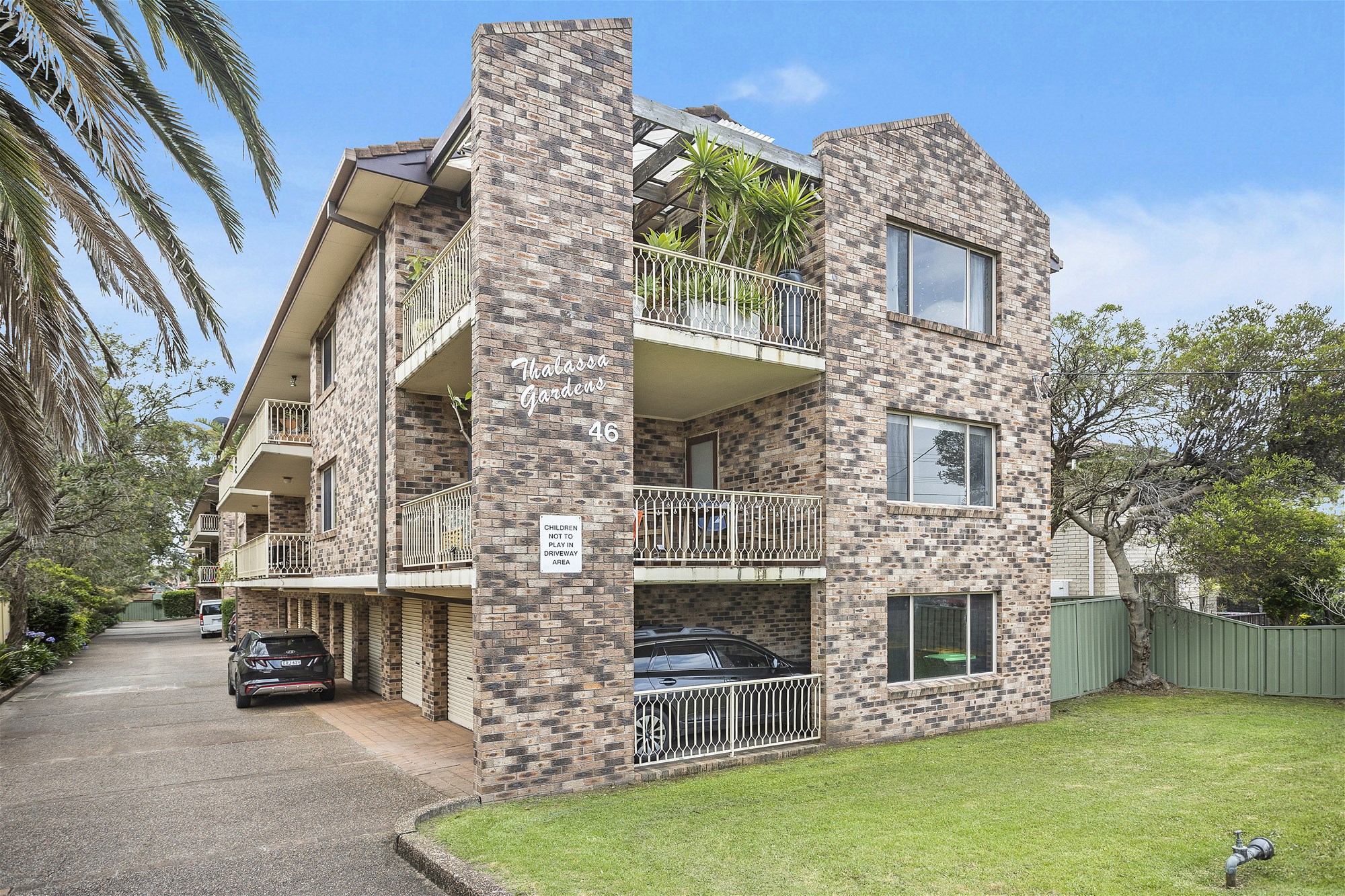 Stunning Apartment in Desirable East 8