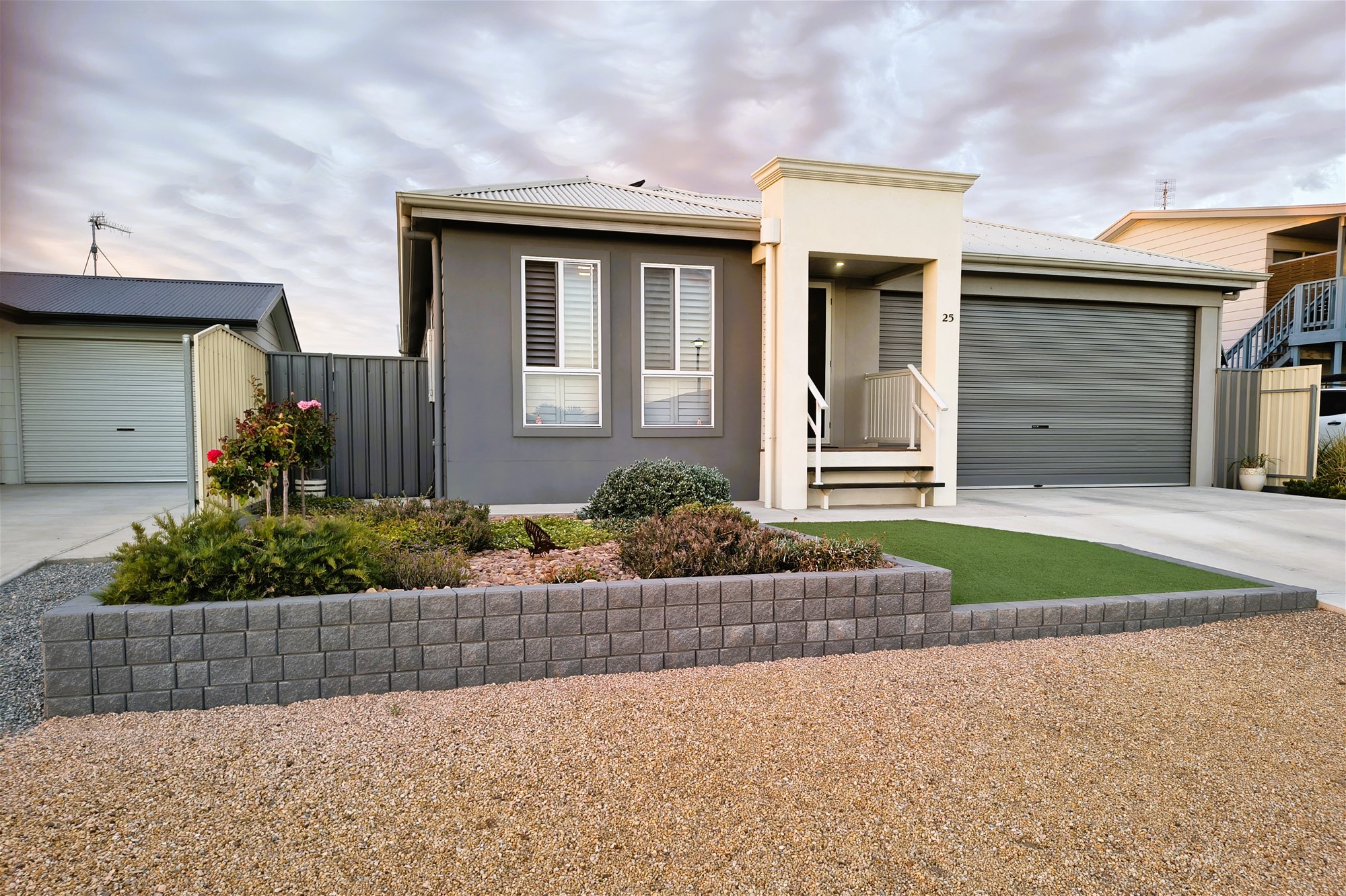 Family Home 4 Bed + 4