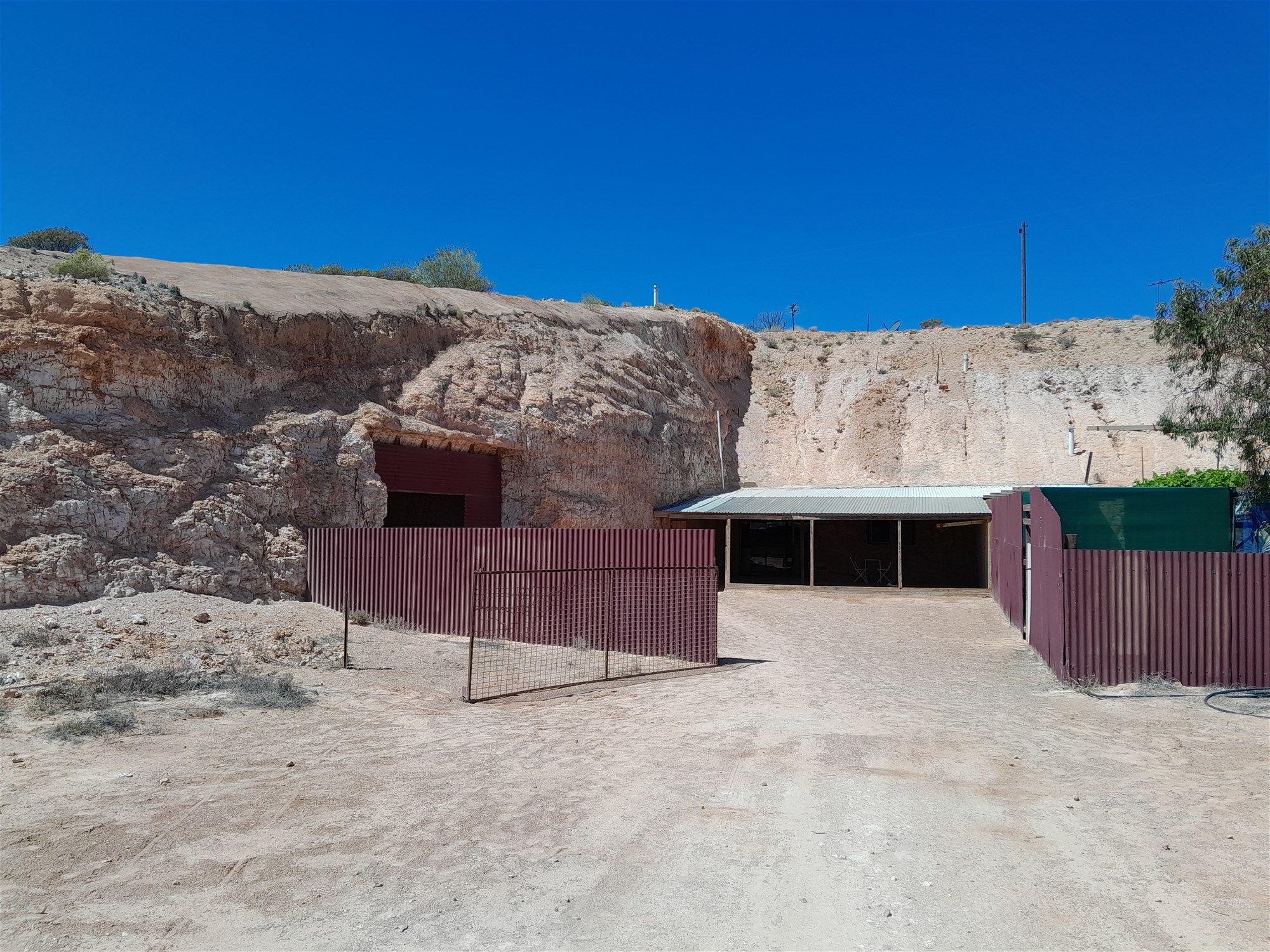 COOBER PEDY DUGOUT – LOT 9