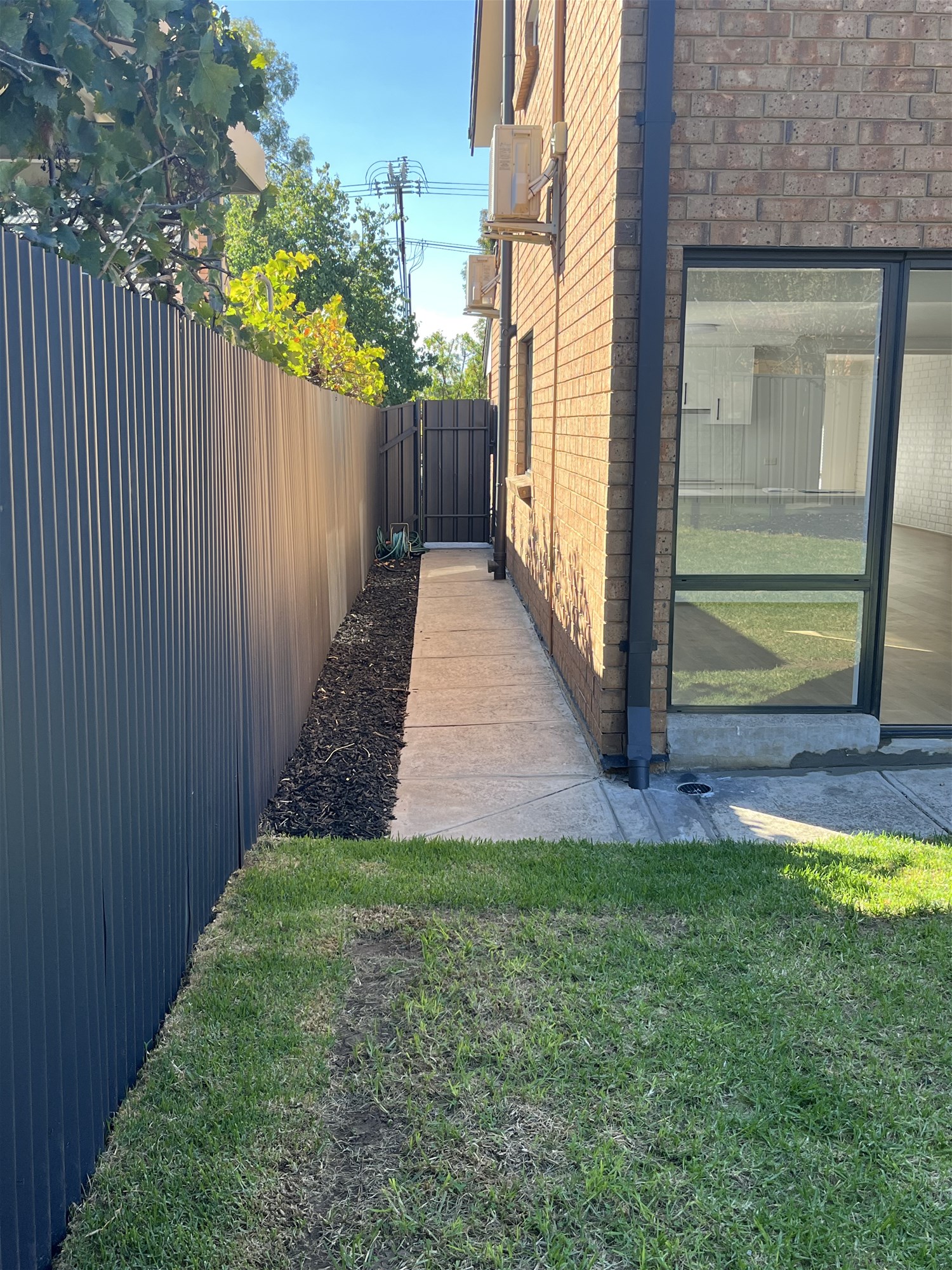 “Modern Semi Detached townhouse in 13