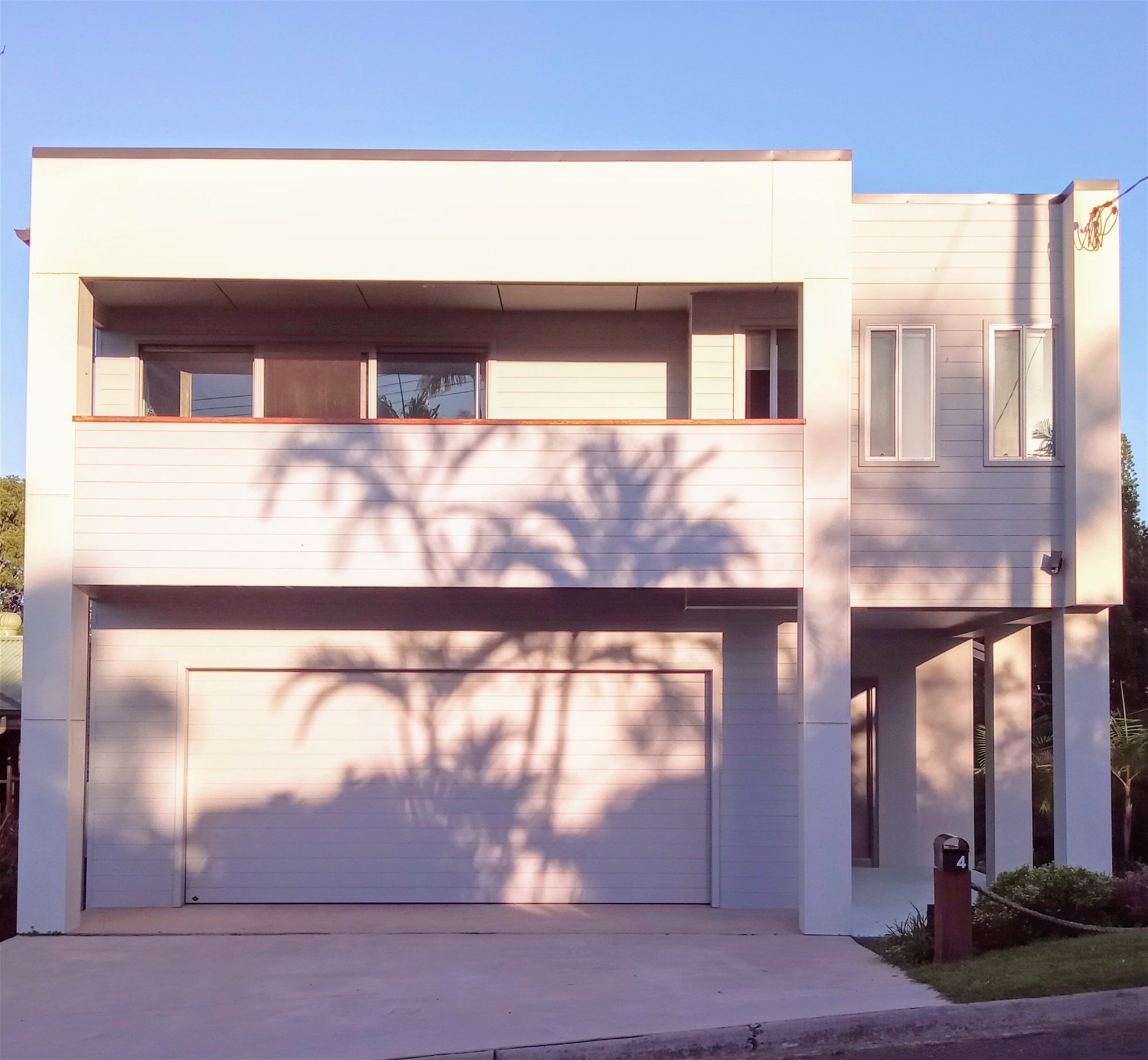Sparkling new beach house in 4