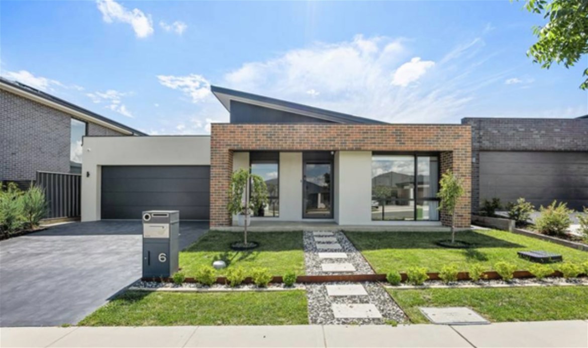 “Stunning Family Home in the 2