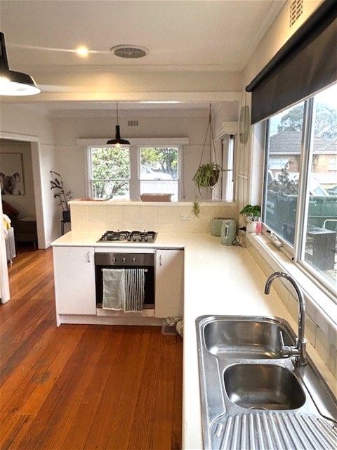 Charming Family Home with Room 5