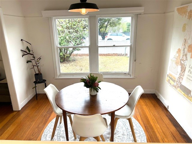Charming Family Home with Room 6